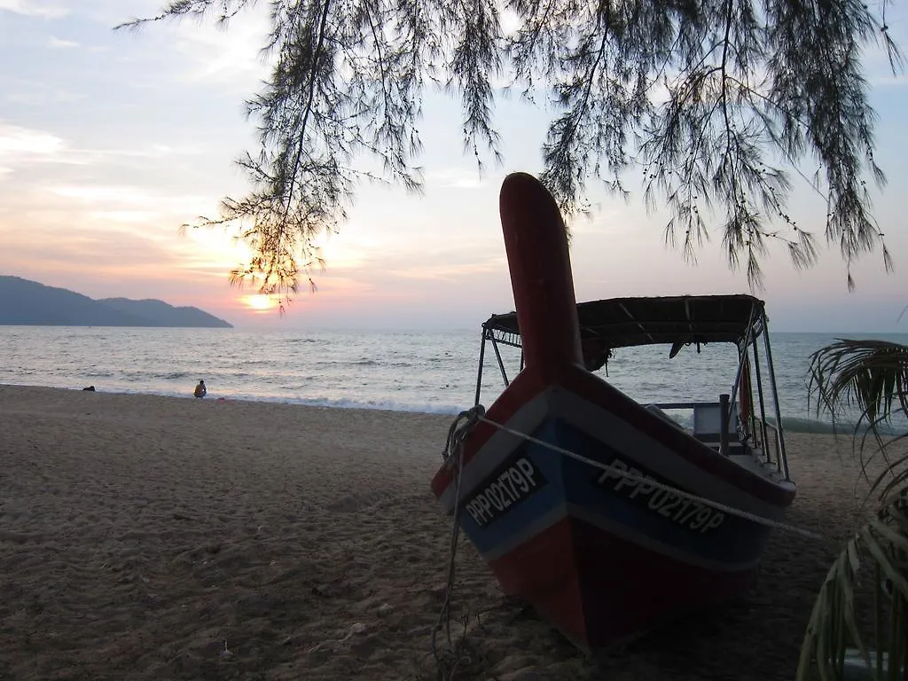 Apartment By The Sea Suites - Managed By Sdb Host Batu Ferringhi